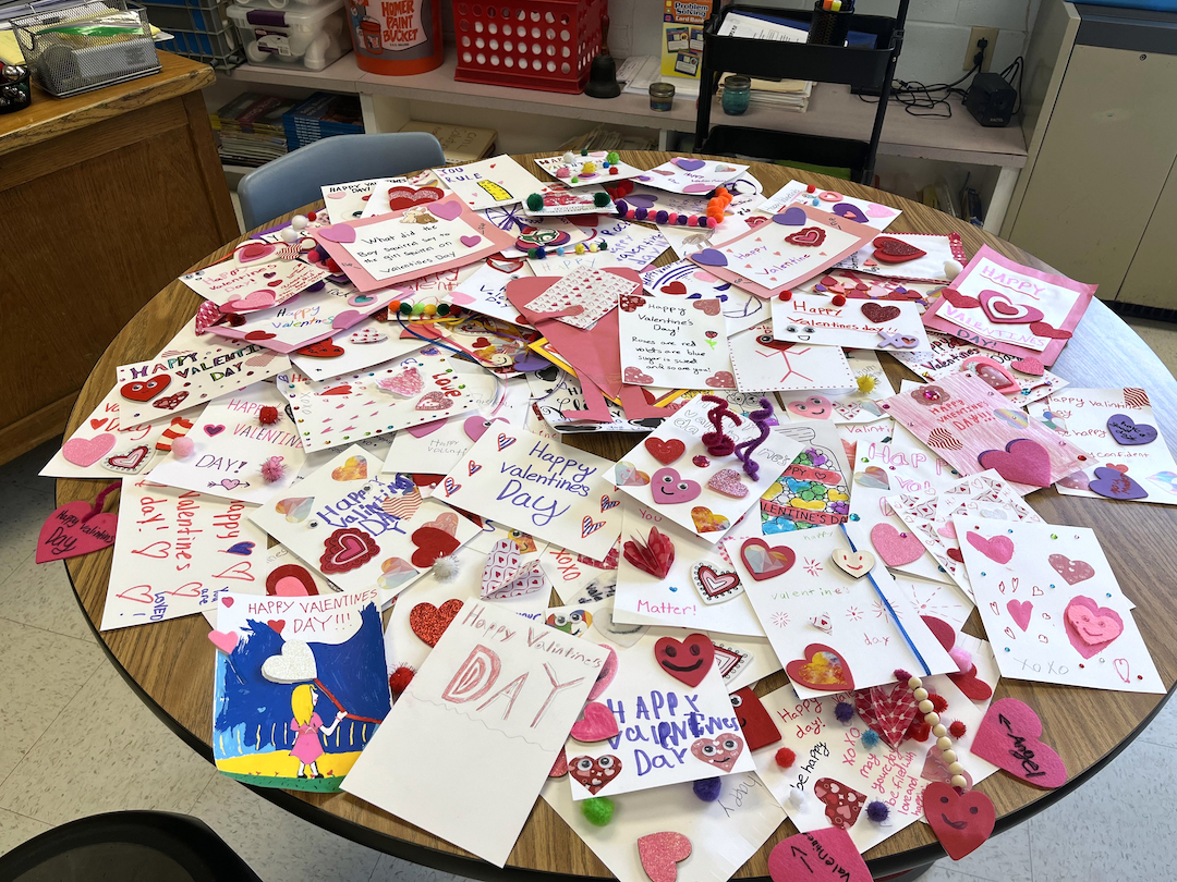 A table filled with valentines.
